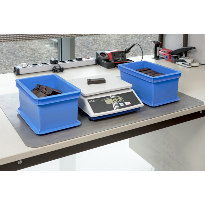 Balanza de mesa Kern FCE 15K5N