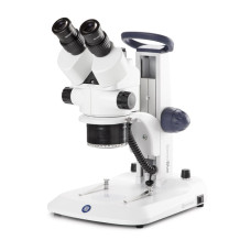 Estereoscopio Trinocular Zoom 7x-45x con iluminación LED incidente anular 30 LED y transmitida 3W